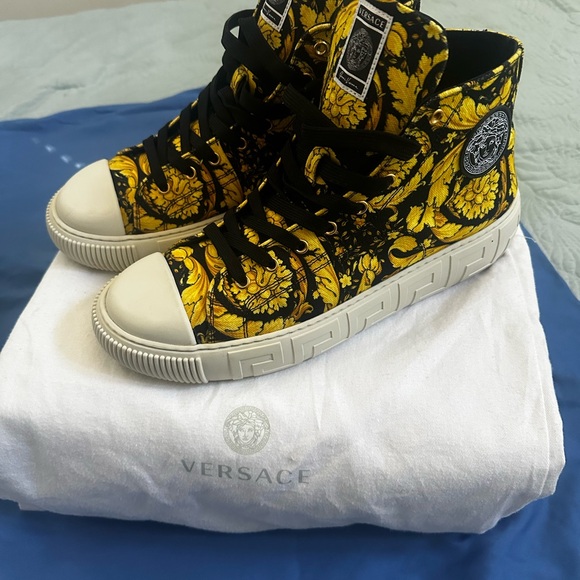Versace Greca high top BAROCCO Print Black and Gold. SIZE 44 EU 10 US - Picture 3 of 3
